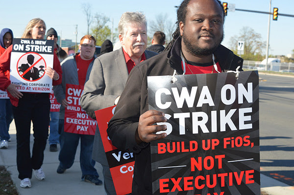 CWA Members on Strike at Verizon